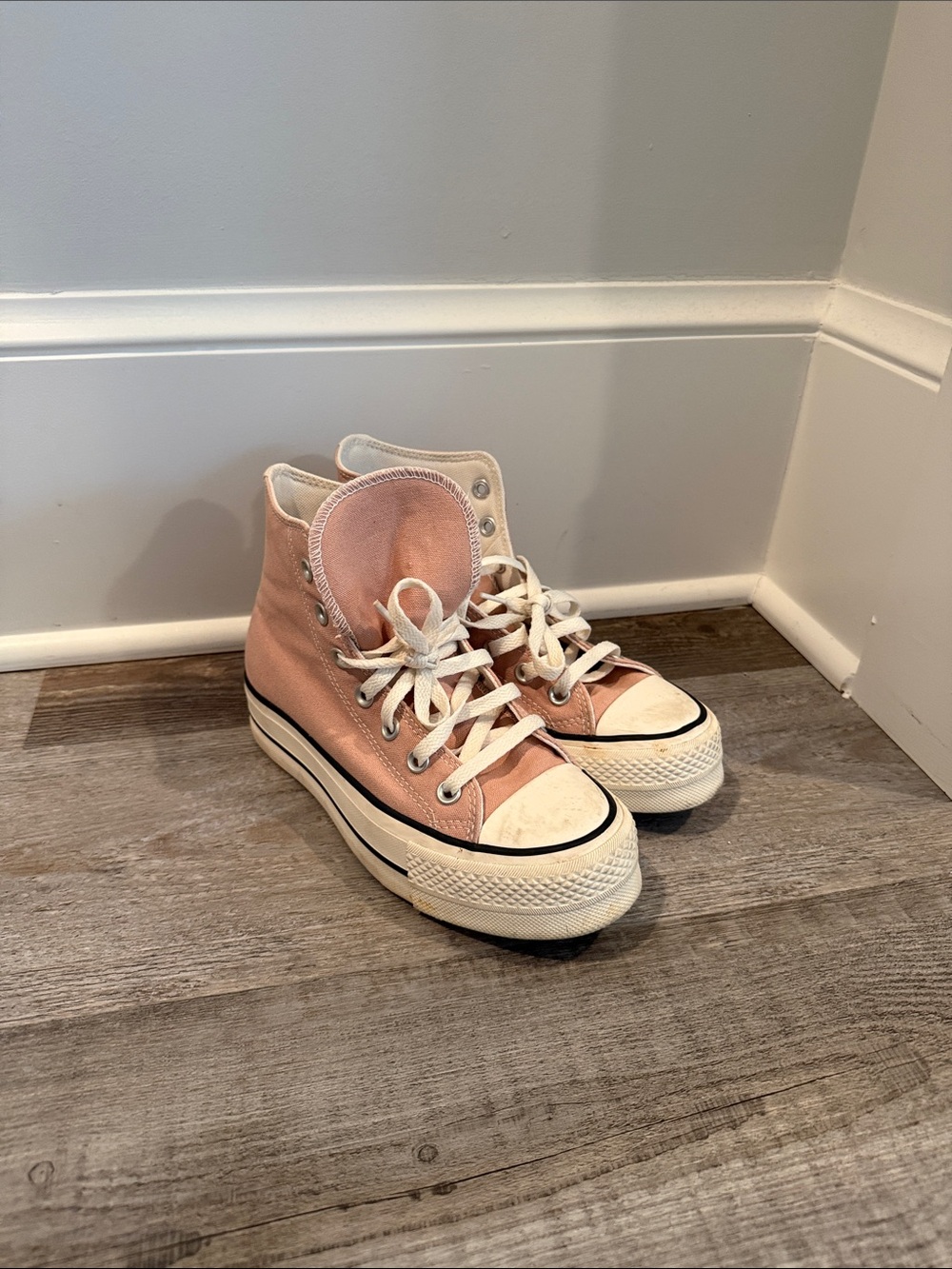 Classic High-Top Platform Sneakers in Soft Pink
